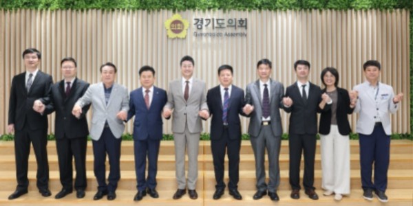 250714 김진경 의장, 중국 장쑤성 인민대표대회 우호대표단 접견...한중 협력 새로운 지평 열 것 (1).jpg