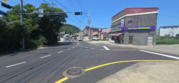 1. 용인특례시 처인구 남사읍 북리삼거리 좌회전 차로를 1차로에서 2차로로 확장 완료 했다.jpg