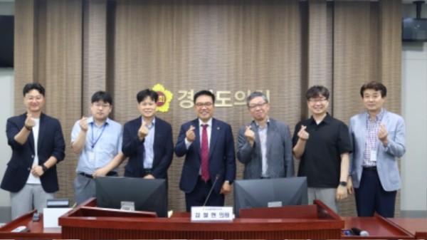 250723 김철현 의원, 광융합산업 간담회 개최...현장 목소리 담은 실효적 지원 방안 마련해야.JPG.jpg