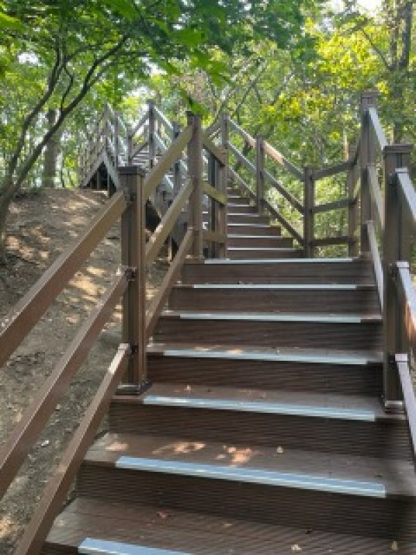 5-1. 용인특례시 처인구는 정광산~벌덕산의 급격사 구간을 정비했다.jpg