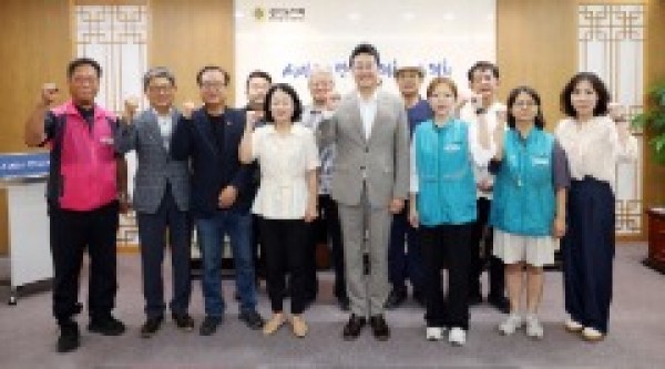 250814 김진경 의장, 학교급식 관련 시민단체와 정담회 학교급식 식재료 구매지침 변경, 충분한 사회적 합의 필요해 (1).jpg