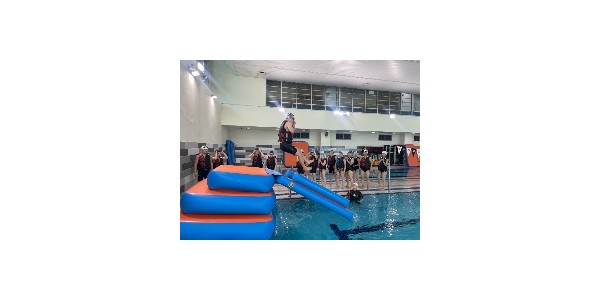 1-1. 용인특례시는 7월 21일부터 8월 14일까지 ‘시민 생존수영교육’을 운영했다..jpg