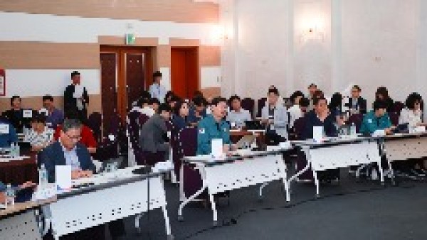 4-1. 이상일 용인특례시장은 19일 동백·보정 종합복지회관(가칭) 건립 인테리어 통합관리 설계 완료 보고회 참석했다.jpg