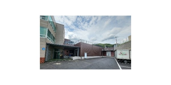 3-1. 용인특례시는 농업회사법인 가은MPC(주)와 함께 지역 특산물 성산포크 육성을 위한 가공시설을 준공했다..jpg