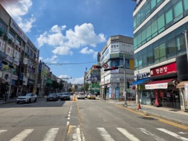 2. 제15호 골목형상점가로 지정된 구성언남 골목형상점가 전경.jpg