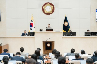 20250910 용인특례시의회, 제295회 임시회 제2차 본회의 열어(1).jpg