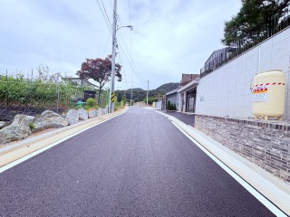 2-1. 용인특례시는 평창마을회관 버스정류장~평창리 173-1번지를 잇는 길이 515m 폭 6m의 도로를 준공했다.jpg