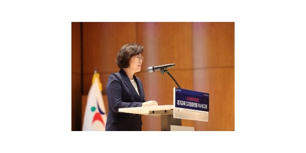 250829 이애형 의원, ‘AI·데이터 중심 경기교육 디지털플랫폼 구축 착수보고회’ 참석.jpg