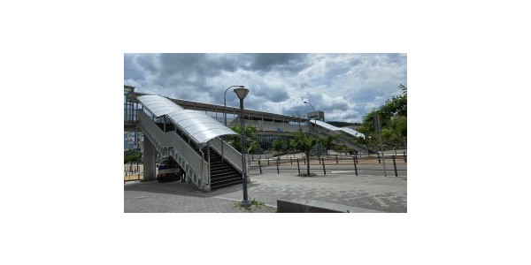 7. 덮개가 설치된 남사도서관 앞 보도육교.JPG