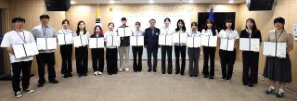 250901 경기도의회, 2차 청년행정인턴 임명식 개최.JPG.jpg