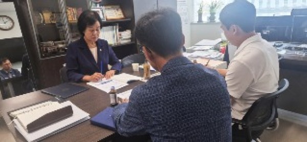 250903 박명숙 의원, 양평대교·양근 대교 안전난간 설치 현황 점검 (1).jpg