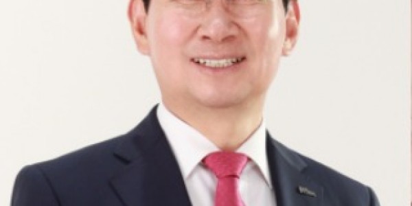 4. 이상일 용인특례시장은 4일 도시재생 현장과 첨단기술 각축장인 IFA를 살펴보기 위해 독일 베를린으로 출국했다..jpg