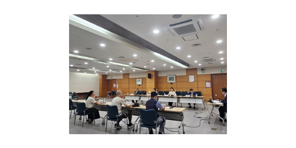 2-1. 용인특례시는 2026년도 생활임금 시급액을 1만 1930원으로 확정했다. 사진은 지난 3일 열린 생활임금심의위원회.png