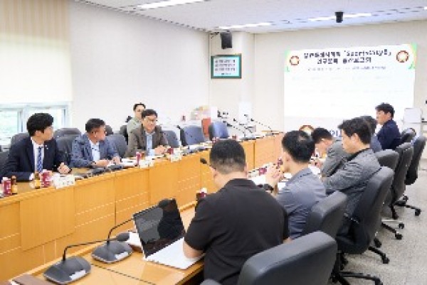 20250908 용인특례시의회 의원연구단체 Sports City(스포츠시티) 8, 연구용역 중간보고회 개최(2).jpg