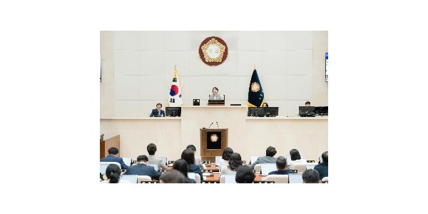 20250910 용인특례시의회, 제295회 임시회 제2차 본회의 열어(1).jpg