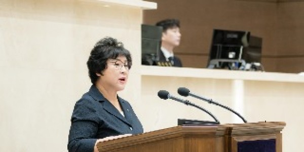 (사진2) 용인특례시의회 장정순 의원이 10일 열린 제295회 임시회 제2차 본회의에서 5분 자유발언을 하고 있다..jpg