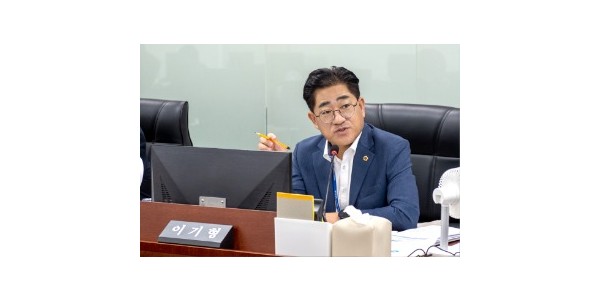 250910 이기형 의원, 로봇산업 육성지원..지역과 수요 균형 고려한  사업추진 필요.jpg