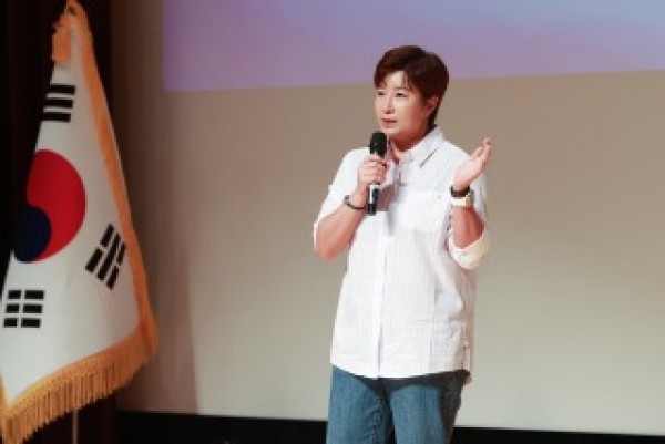 1-1. 용인특례시 2025년 양성평등주간 기념행사에서 특강을 진행한 박세리 전 대한민국 여자골프 국가대표팀 감독.jpg
