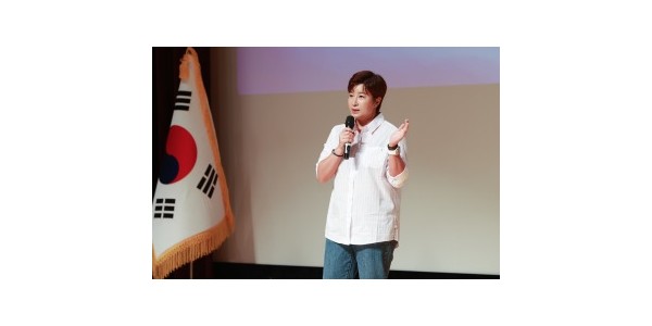 1-1. 용인특례시 2025년 양성평등주간 기념행사에서 특강을 진행한 박세리 전 대한민국 여자골프 국가대표팀 감독.jpg