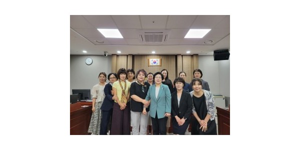 250918 김옥순 의원, 0세아 전용 어린이집 보육환경 개선 정담회 개최 (1).jpg