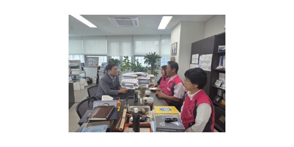 250924 김호겸 의원, 경기도교육청 관내 학교 급식실 조리실무사 대표단과 간담회 개최 (1).jpg