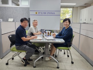 250926 [사진보도자료]이채명 의원, 안양상담소에서 초등학교 관련 민원 해결 모색 (1).jpg