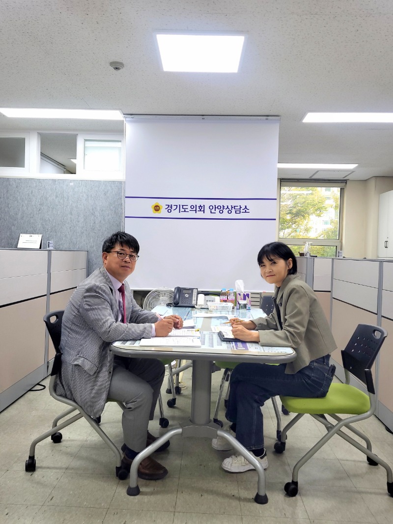 251023 김재훈 의원, 안양시청 강당 영상표출 개선 등 지역 핵심사업 논의.jpg