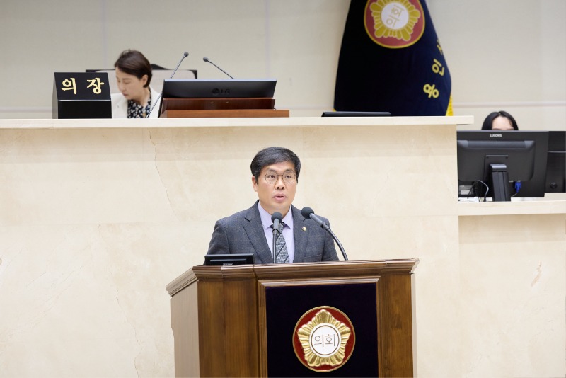 사진1. 용인특례시 임현수 의원이 24일 열린 제296회 임시회 제2차 본회의에서 5분 자유발언을 하고 있다..jpg
