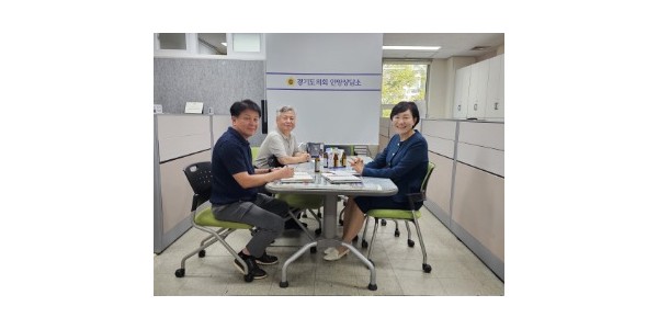 250926 [사진보도자료]이채명 의원, 안양상담소에서 초등학교 관련 민원 해결 모색 (1).jpg