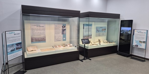 2-1. 용인시박물관 2025 기증 유물 특별전 청원목장 전시 모습.jpg