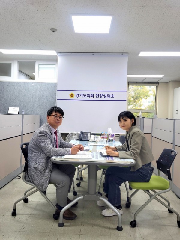 251023 김재훈 의원, 안양시청 강당 영상표출 개선 등 지역 핵심사업 논의.jpg