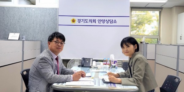 251023 김재훈 의원, 안양시청 강당 영상표출 개선 등 지역 핵심사업 논의.jpg