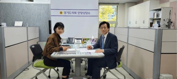 251027  문형근 의원, 안양천 징검다리 설치 등 지역현안사업 논의.jpg