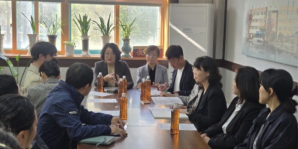 [수정] 251028 신미숙 의원, 통학구역 조정 따른 통학버스 이용 제한 우려 현장 점검 (1).jpg