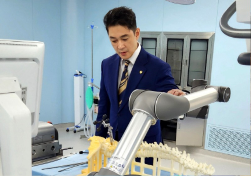 251030 전석훈 의원, AI 의료산업의 미래를 찾다.jpg