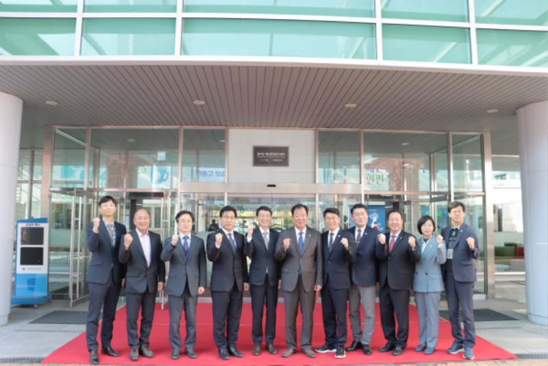 251104 안전행정위원회, “재난안전연구센터, 정책 연구와 기술 융합 통한 도민 안전 강화 기대” (1).jpg