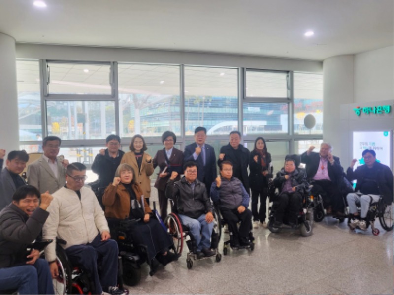 251106_이선구 의원, 복지예산 축소 문제 현장과 논의 (2).jpg