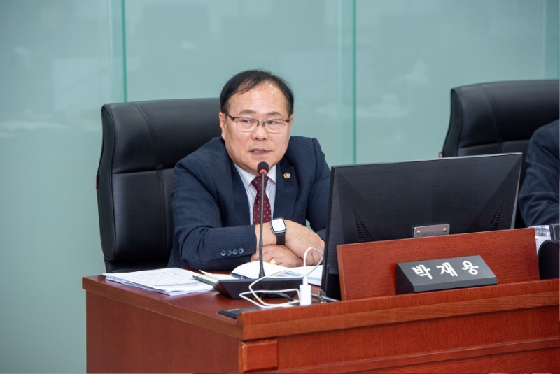 251107 박재용 의원, 행정사무감사서 예산 삭감·인력 미비·소통 단절·시설 부진 등 현장중심 개선 촉구.jpg