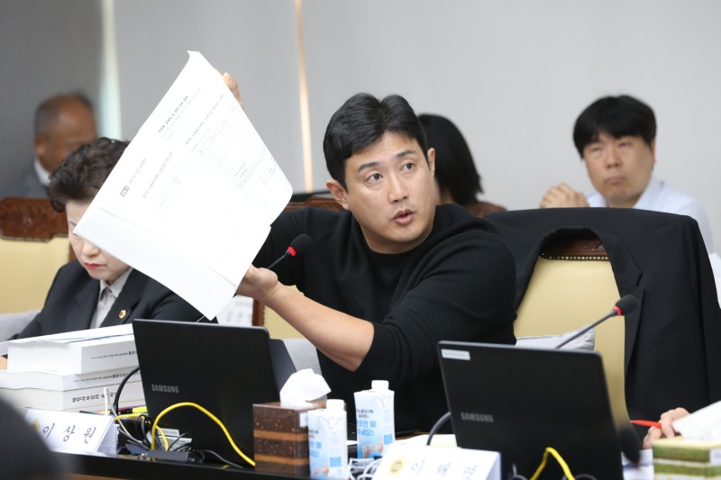 251110 이상원 의원, 노동복지센터 재위탁... 계약 지연과 운영 공백 방치 안돼 (1).jpg