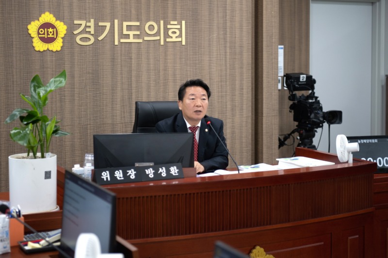 251111 방성환 의원, 농어업 소득 333 프로젝트 “매출을 소득이라 표현... 통계 오류 심각”.JPG.jpg