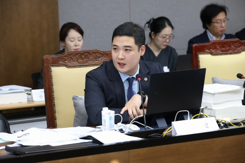 251111 최민 의원, 산업안전, 안내 중심으로는 부족... 경기도 차원의 실효적 보호체계 구축해야 (1).jpg