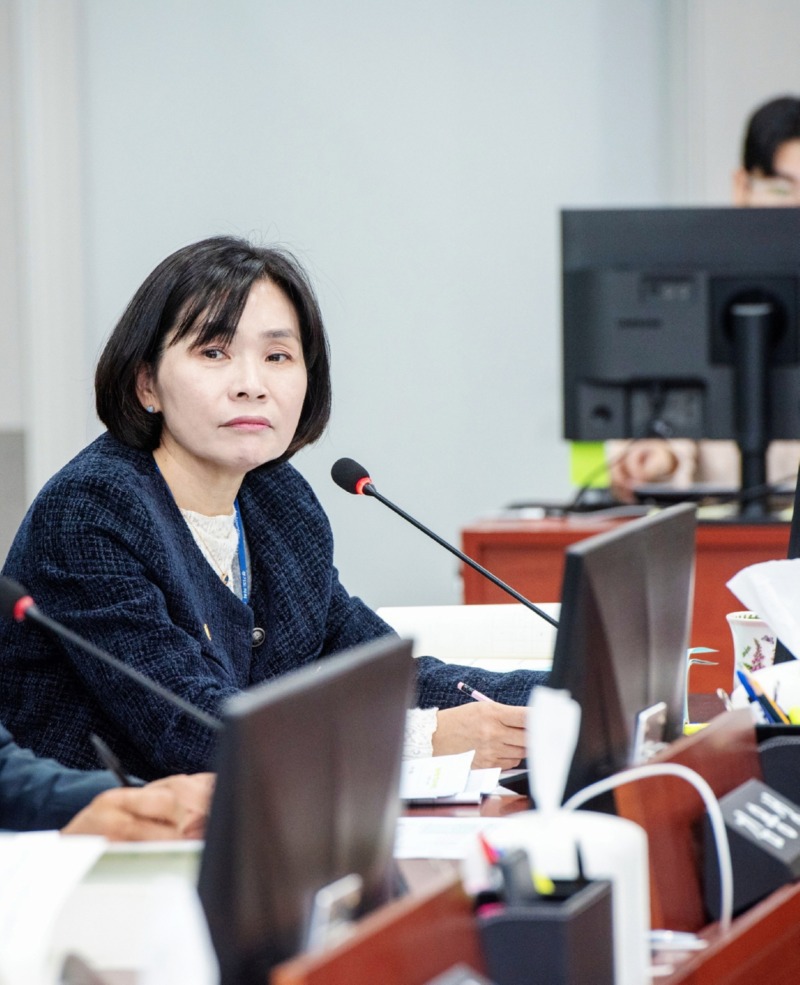 251113 “연구원 자산은 사람” ... 황세주 의원, 보건환경연구원에 안전한 연구환경 조성 주문.jpg