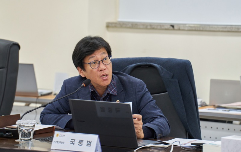 251113 국중범 의원, “소방대원 활동복 개인 세탁은 감염관리 사각지대”....jpg