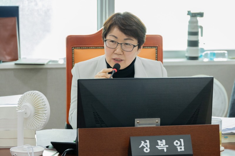 251113 성복임 의원, 경기도 바우처택시 ‘카카오 수수료’ 구조 전면 점검 요구,  군포 공항버스 시민 편의 증진 함께 강조.jpg