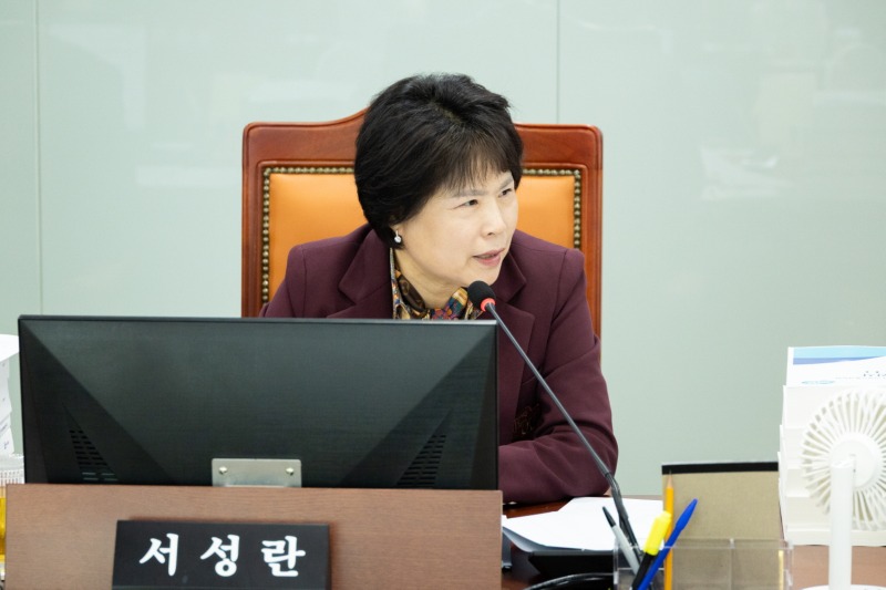 251113 서성란 의원, “프리미엄버스는 교통복지의 핵심... 탄력운행·정규노선 전환 추진해야” (1).jpg
