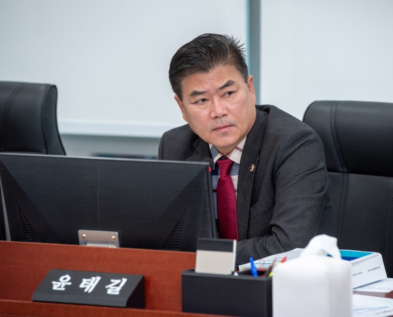 251113 윤태길 의원, “보건환경연구원, 보여주기식 행정 벗어나 현장 중심 연구기관으로 거듭나야”.jpeg