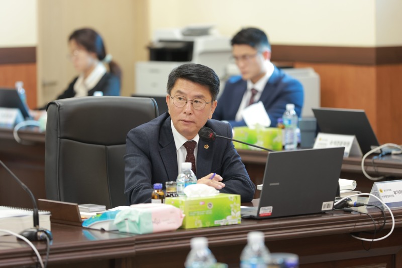 251113 윤성근 의원, “방염행정 미이행과 119청소년단 활성화 부진” 질타.JPG.jpg