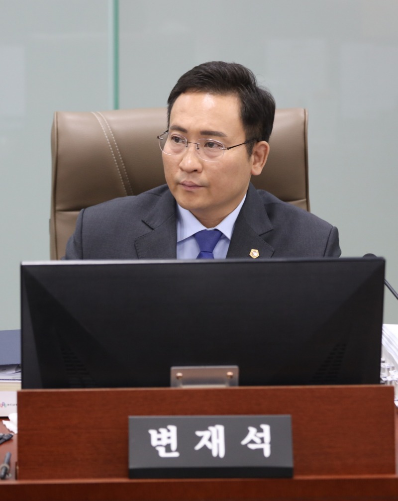 251114 변재석 의원, “영구기록물관리시설, 5년째 계획만 바꾸고 추진은 제자리” (1).jpg