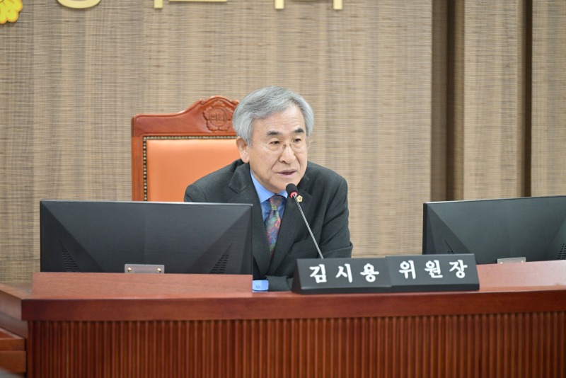 251119 김시용 의원, 공공개발 등 전반에 지연·관리 부실 지적...개선책 마련 시급.jpg