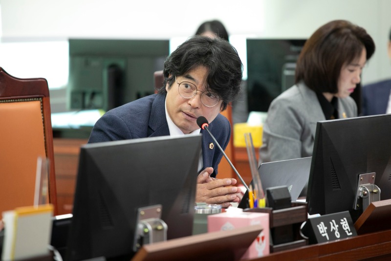 251120 박상현 의원, 행감서 경기연구원 인건비, 출연연 기준 정밀 재설계해야.jpg